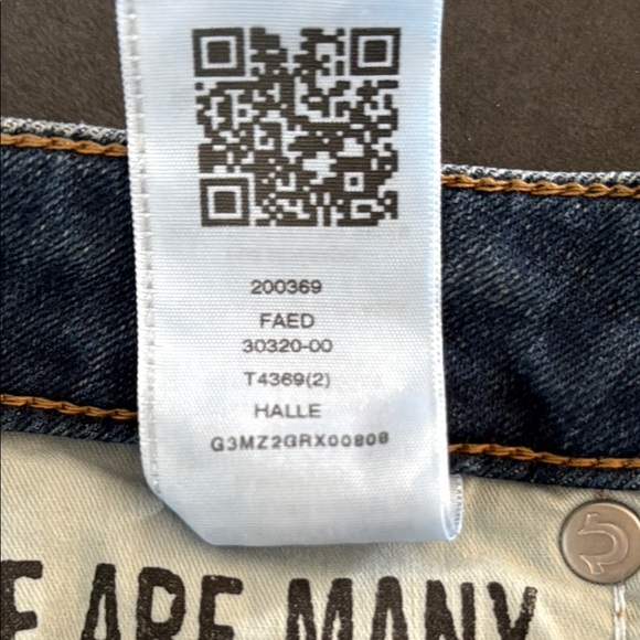 True Religion Blue Cropped Ankle Jeans with Vintage Appeal - Picture 11 of 12